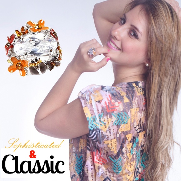 CRYSTAL FLOWER CHIC RING - Picture 1 of 5